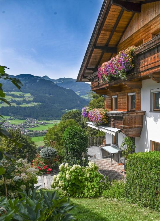 Ferienhaus Schneiderhäusl Zillertal room 1
